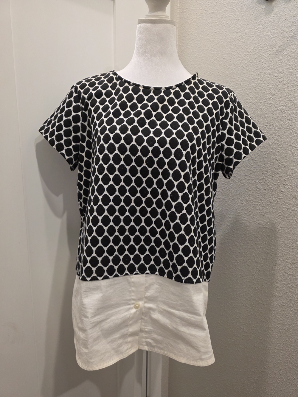 Ann Taylor Black and White Geometric Short Sleeve Layered Top